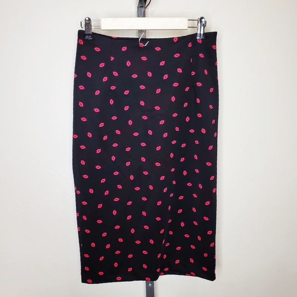 H&M Dresses & Skirts - H&M Long Black Pencil Skirt with Red Lip Print